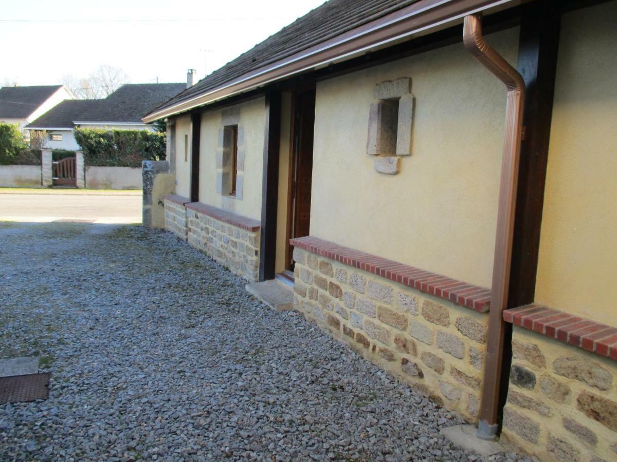 Villa Chez Bari Bourbon-lʼArchambault Esterno foto